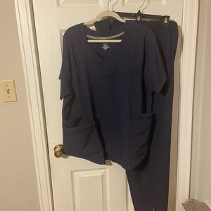 Women's Navy V-Neck Scrub Top & Pants Set